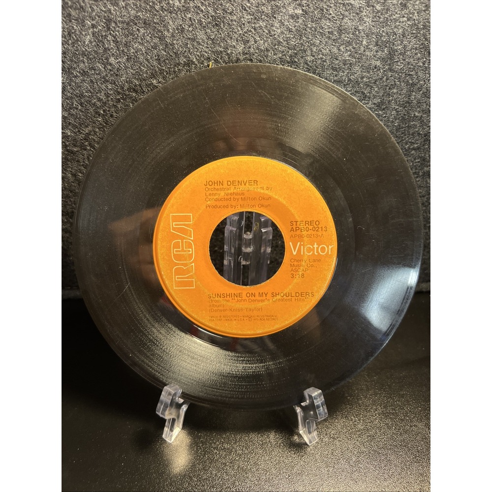 John Denver - Sunshine On My Shoulders/Around And Around (45 RPM, 1973, RCA)